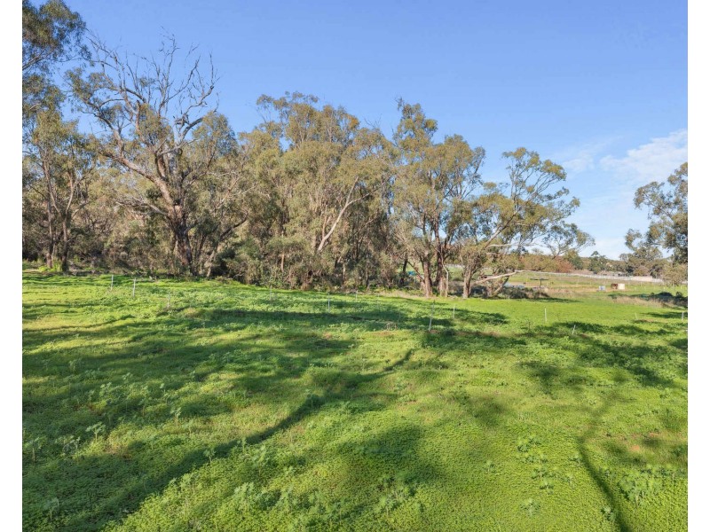 128 Gibbs Road, Nowergup WA 6032