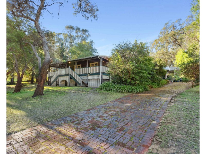 128 Gibbs Road, Nowergup WA 6032