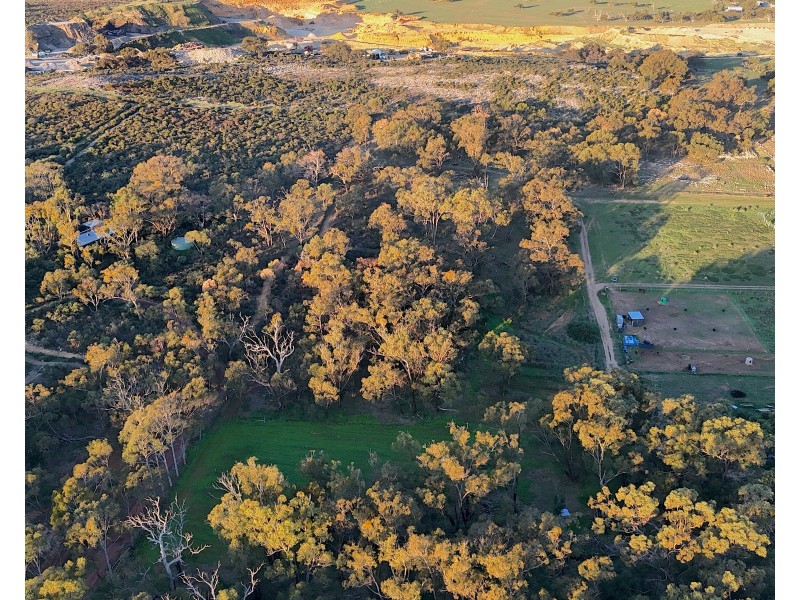 128 Gibbs Road, Nowergup WA 6032