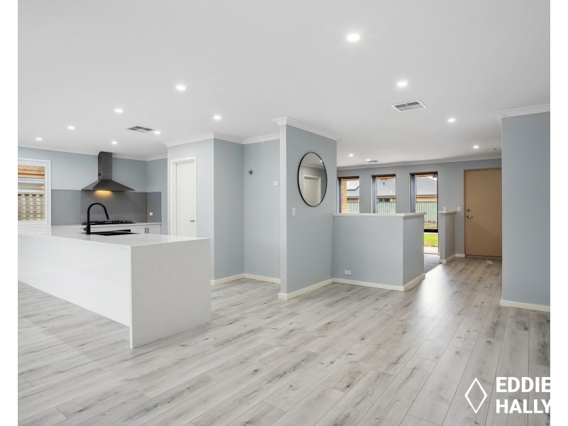 4 Grampian Crescent, Aubin Grove WA 6164