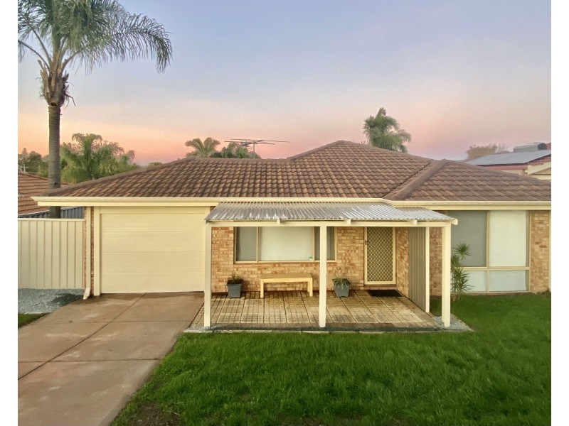 12 Ronsard Place, Yangebup WA 6164