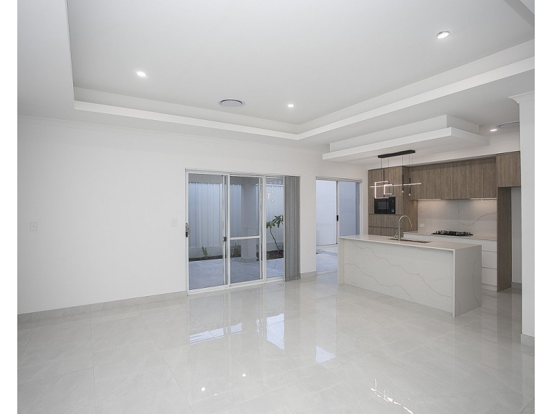 1/4 Lewes Road, Nollamara WA 6061