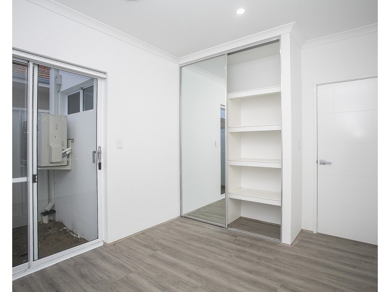 1/4 Lewes Road, Nollamara WA 6061