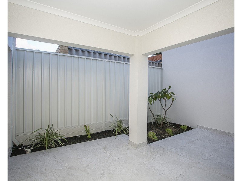 1/4 Lewes Road, Nollamara WA 6061