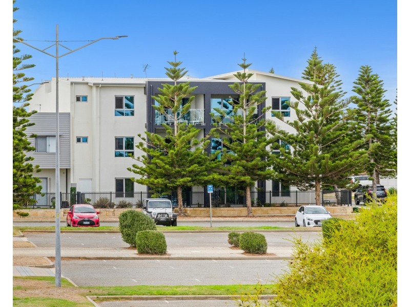 4/49 Palisades Boulevard, Secret Harbour WA 6173