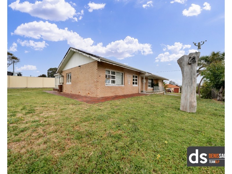 6 Oldfield Road, Girrawheen WA 6064