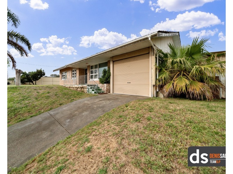 6 Oldfield Road, Girrawheen WA 6064