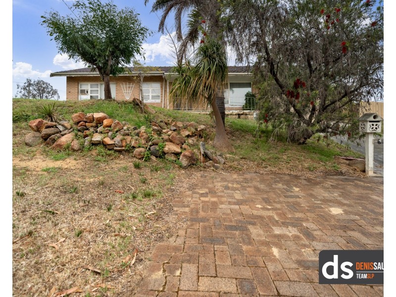 6 Oldfield Road, Girrawheen WA 6064