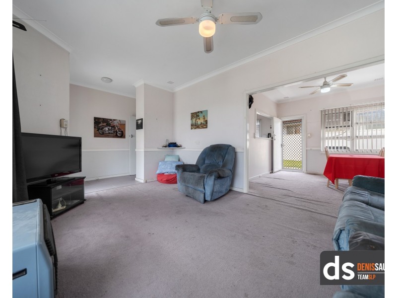 6 Oldfield Road, Girrawheen WA 6064