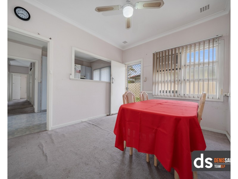 6 Oldfield Road, Girrawheen WA 6064