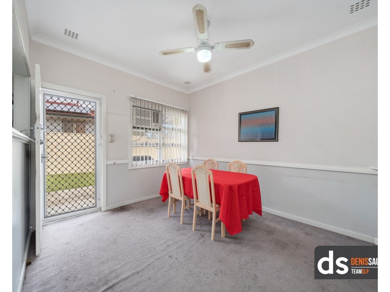 6 Oldfield Road, Girrawheen WA 6064