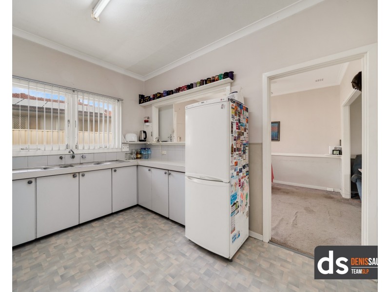 6 Oldfield Road, Girrawheen WA 6064