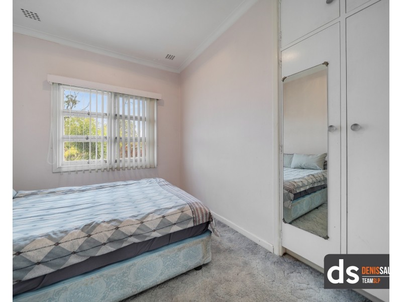 6 Oldfield Road, Girrawheen WA 6064