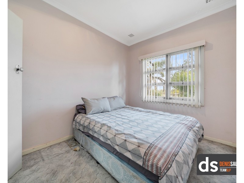 6 Oldfield Road, Girrawheen WA 6064