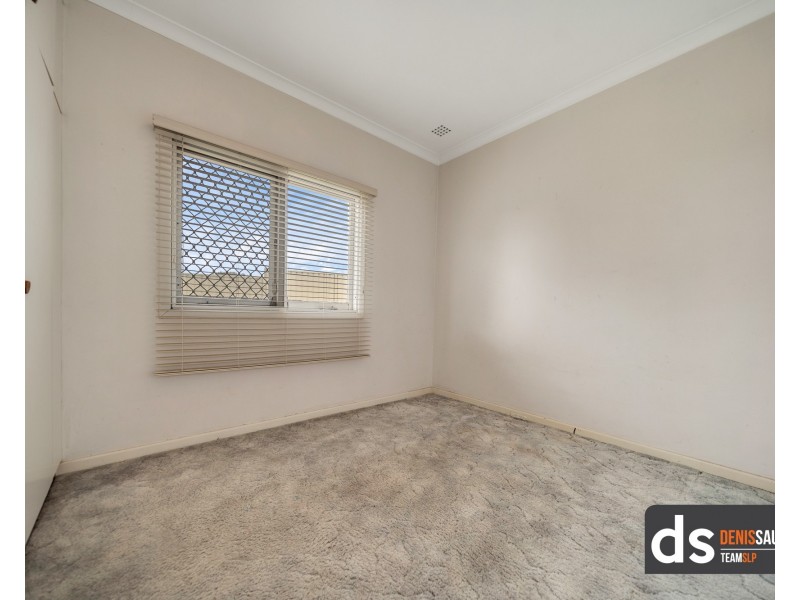 6 Oldfield Road, Girrawheen WA 6064