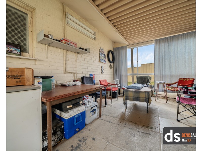6 Oldfield Road, Girrawheen WA 6064