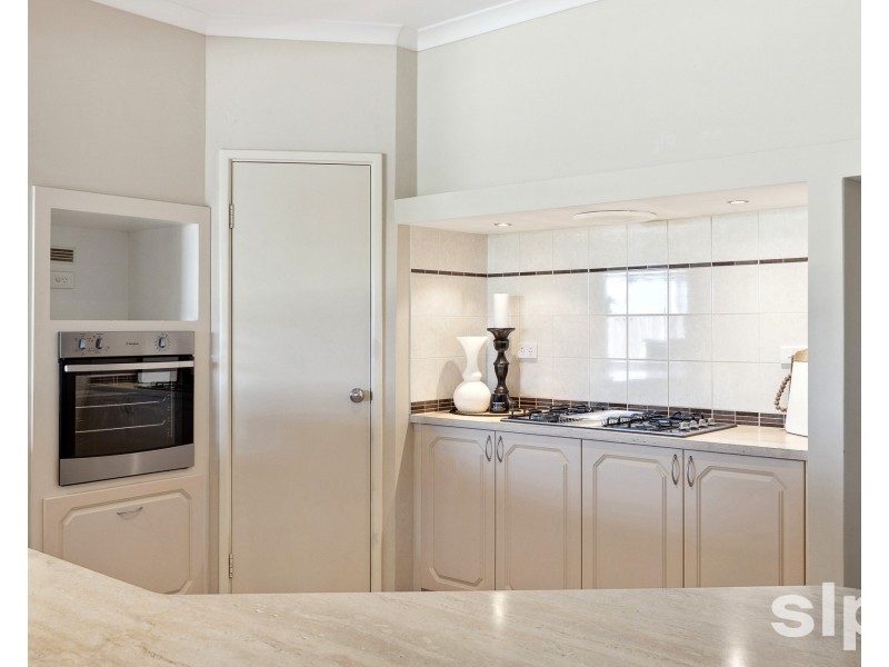 12 Grasshill Grange, Halls Head WA 6210