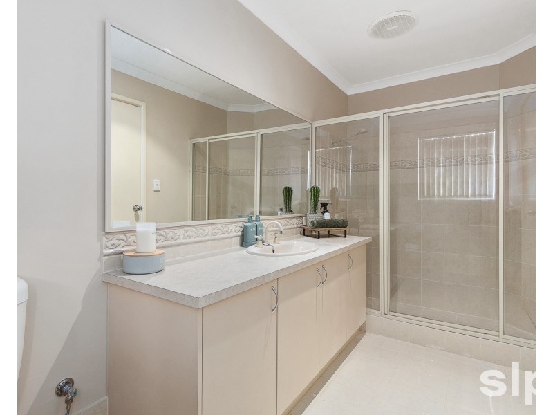 12 Grasshill Grange, Halls Head WA 6210