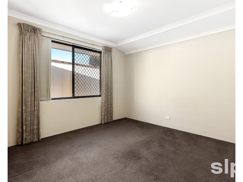 12 Grasshill Grange, Halls Head WA 6210