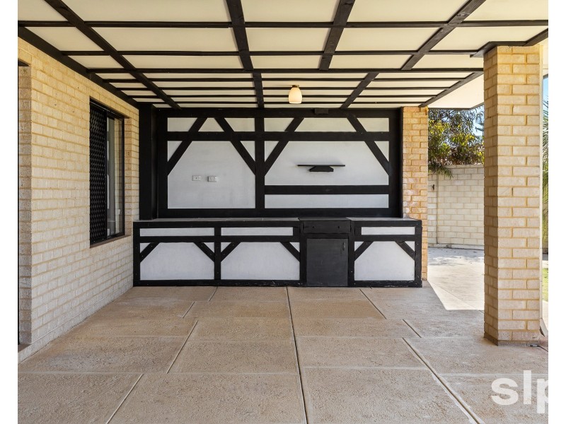 12 Grasshill Grange, Halls Head WA 6210