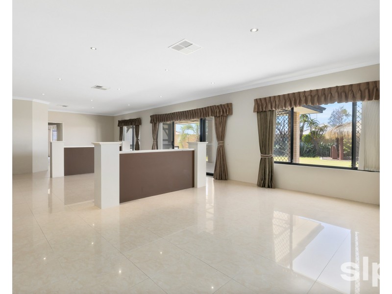 12 Grasshill Grange, Halls Head WA 6210