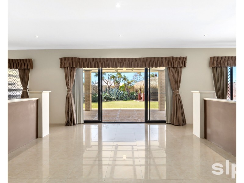 12 Grasshill Grange, Halls Head WA 6210