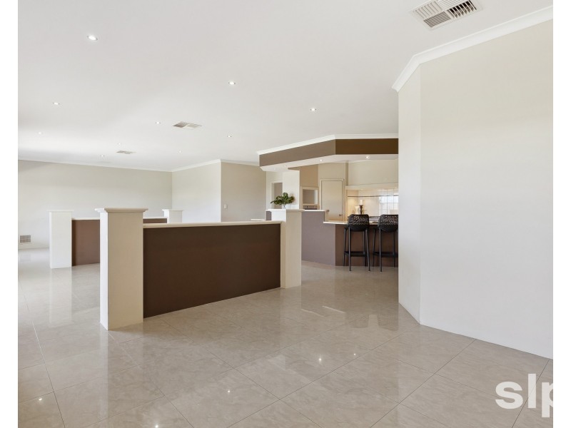 12 Grasshill Grange, Halls Head WA 6210