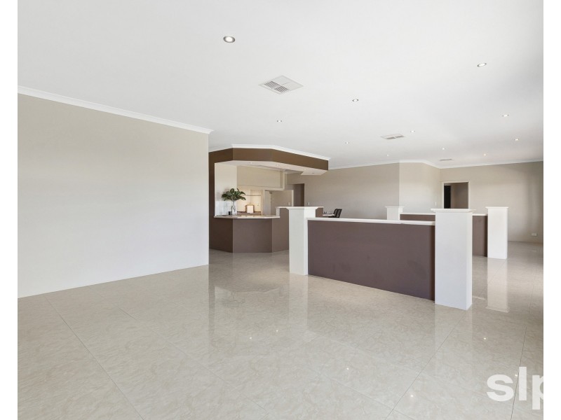 12 Grasshill Grange, Halls Head WA 6210