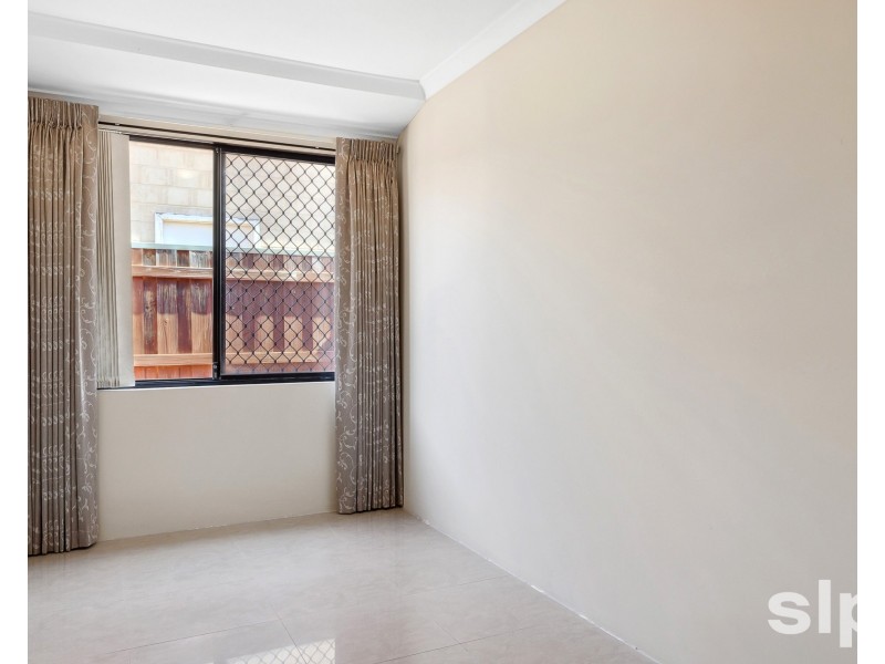 12 Grasshill Grange, Halls Head WA 6210