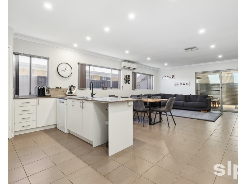 4 Indee Pass, Secret Harbour WA 6173