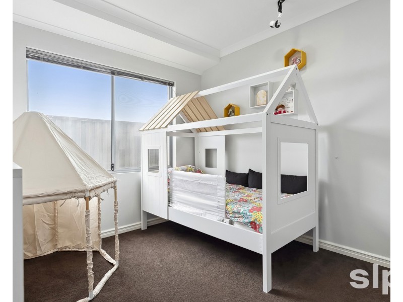 4 Indee Pass, Secret Harbour WA 6173