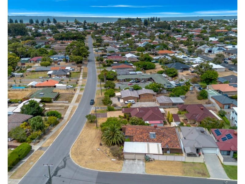 55 Frederick Street, Shoalwater WA 6169