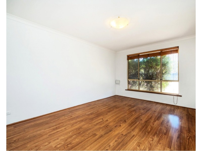 41 Knightsbridge Way, Thornlie WA 6108