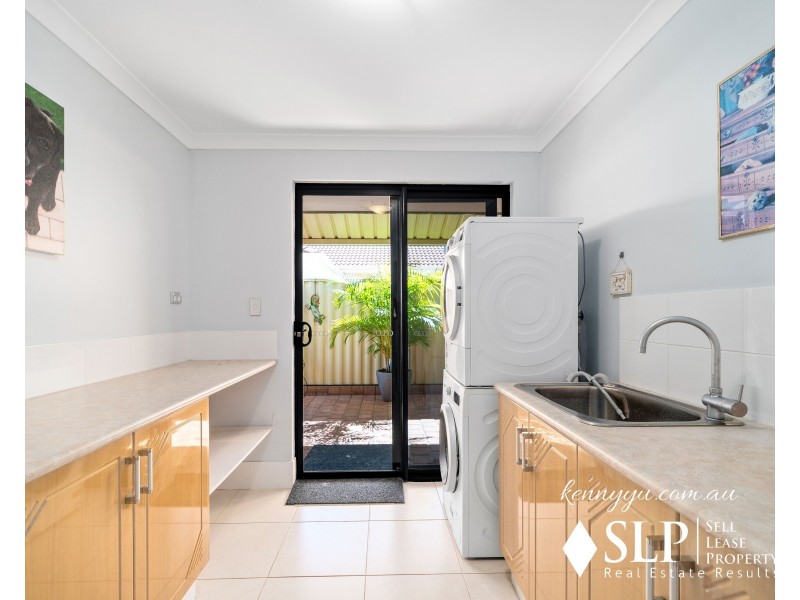 33 Bramley Loop, Madeley WA 6065