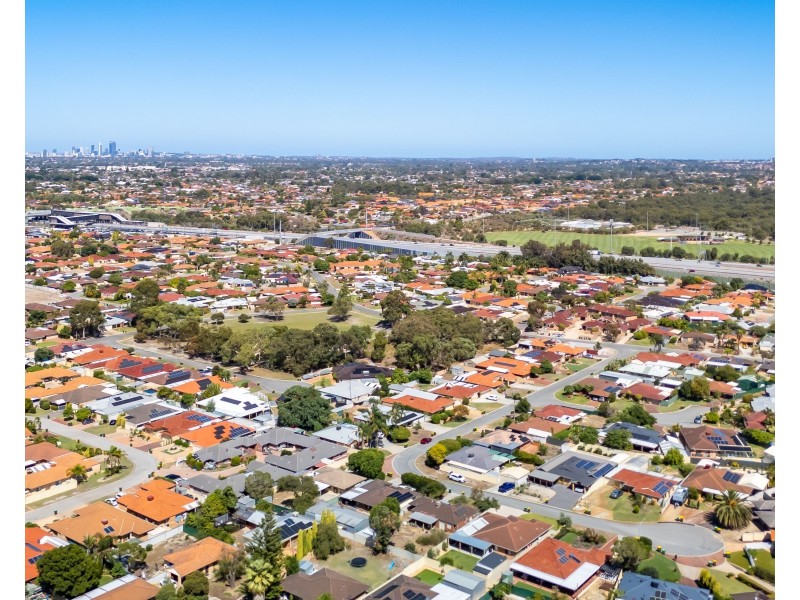 20 Sandalwood Close, Beechboro WA 6063