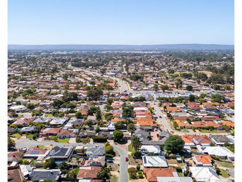 20 Sandalwood Close, Beechboro WA 6063
