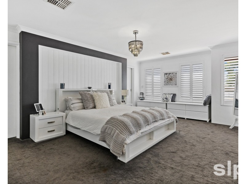 18 Burnsville Drive, Secret Harbour WA 6173