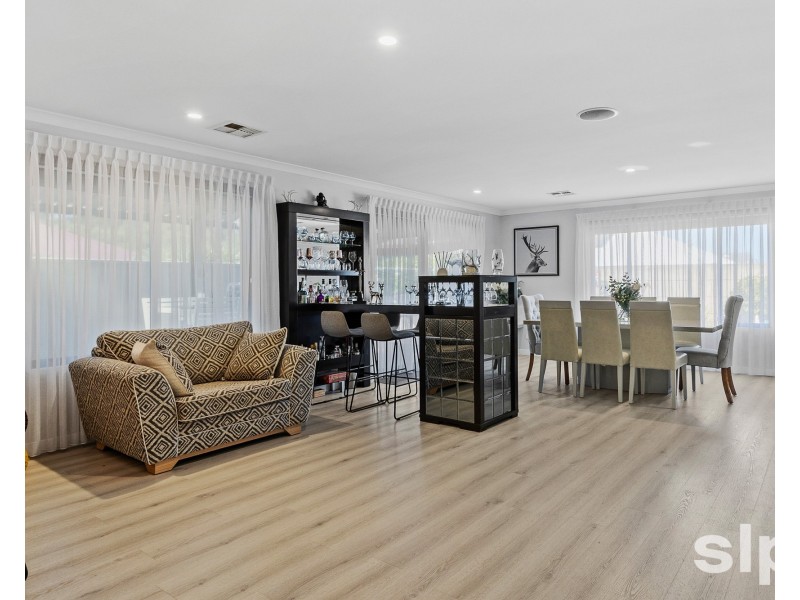 18 Burnsville Drive, Secret Harbour WA 6173