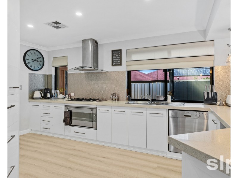 18 Burnsville Drive, Secret Harbour WA 6173