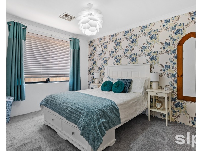 18 Burnsville Drive, Secret Harbour WA 6173