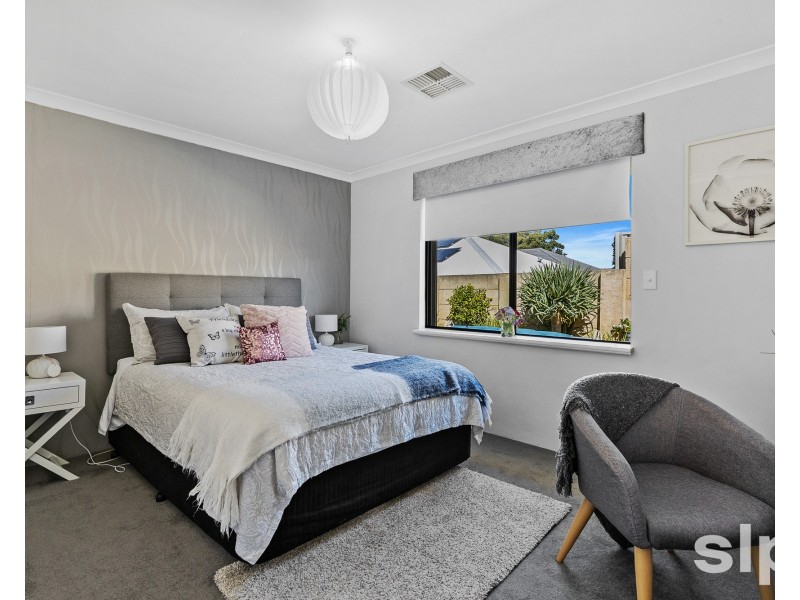 18 Burnsville Drive, Secret Harbour WA 6173