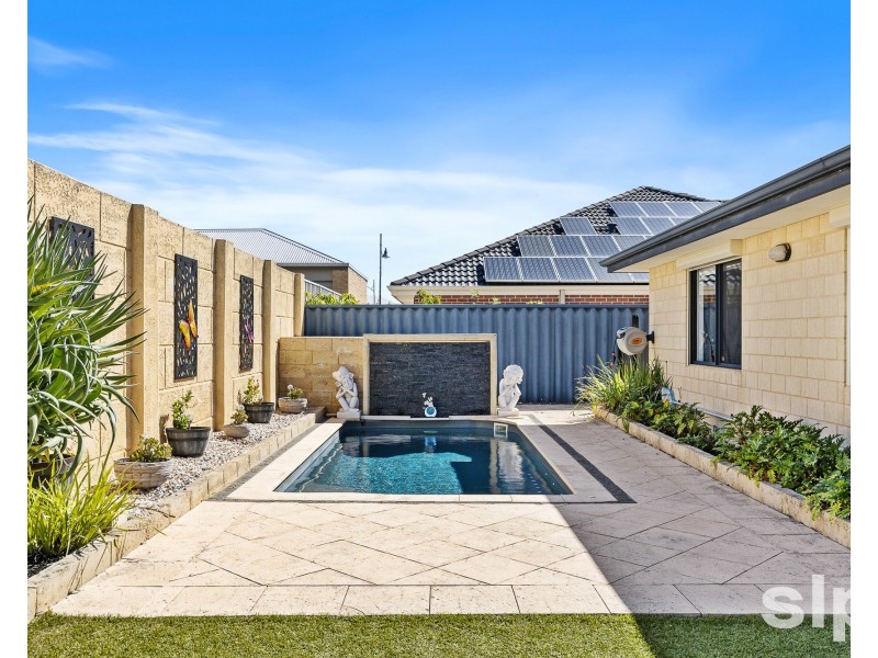 18 Burnsville Drive, Secret Harbour WA 6173