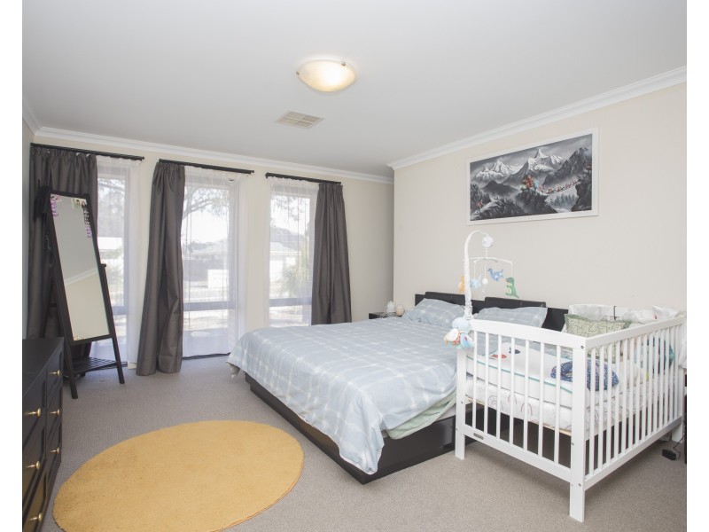 15 Redstone Trail, Ellenbrook WA 6069