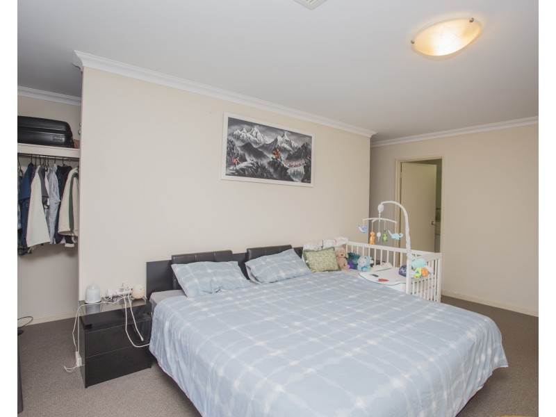 15 Redstone Trail, Ellenbrook WA 6069