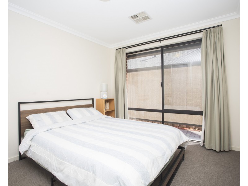 15 Redstone Trail, Ellenbrook WA 6069