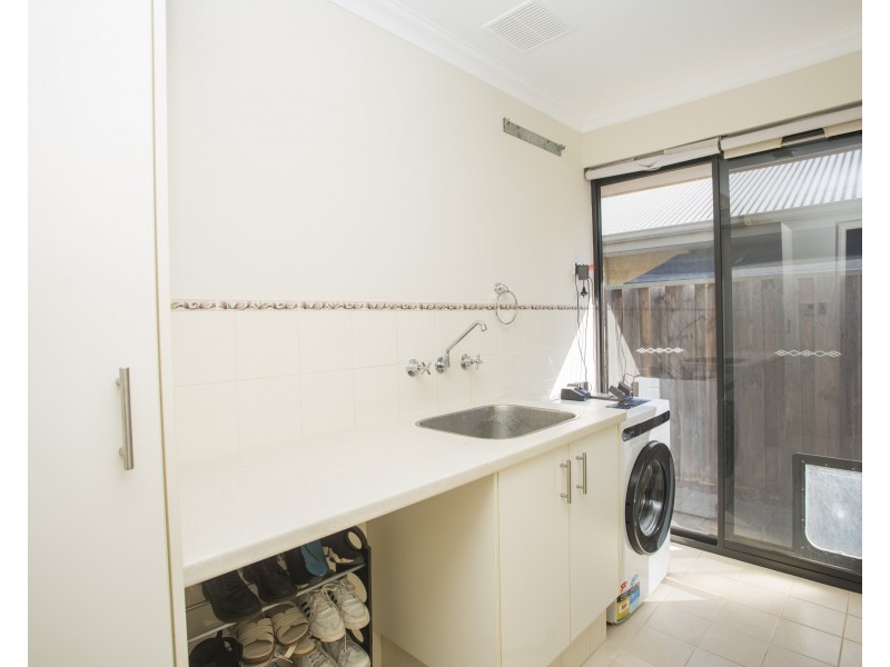 15 Redstone Trail, Ellenbrook WA 6069