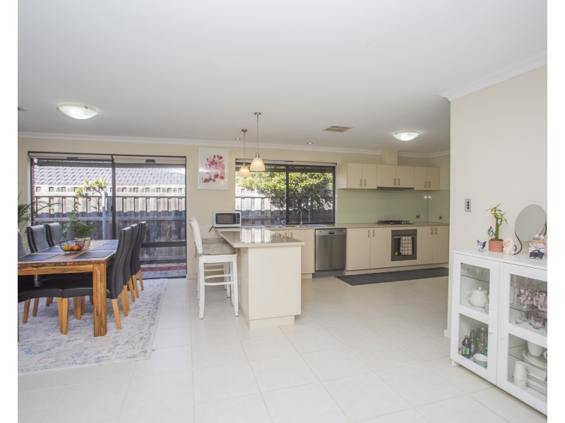 15 Redstone Trail, Ellenbrook WA 6069