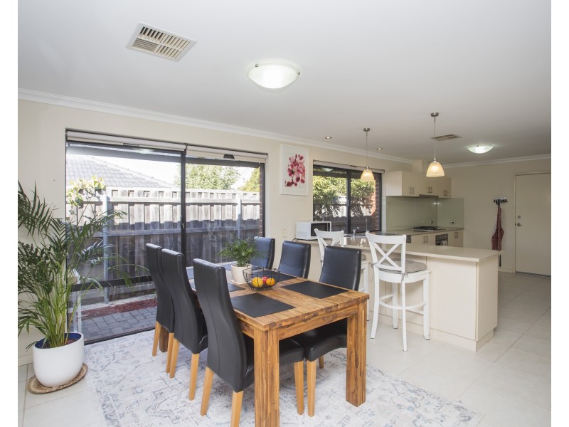 15 Redstone Trail, Ellenbrook WA 6069