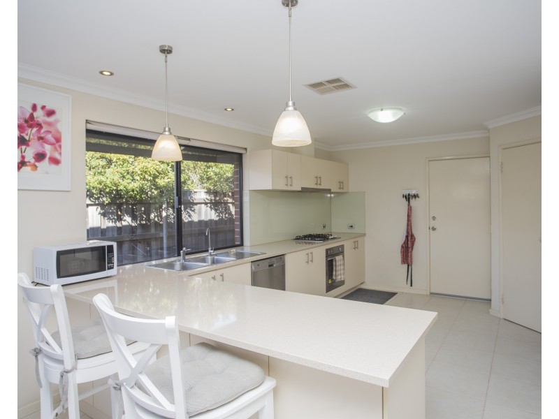 15 Redstone Trail, Ellenbrook WA 6069