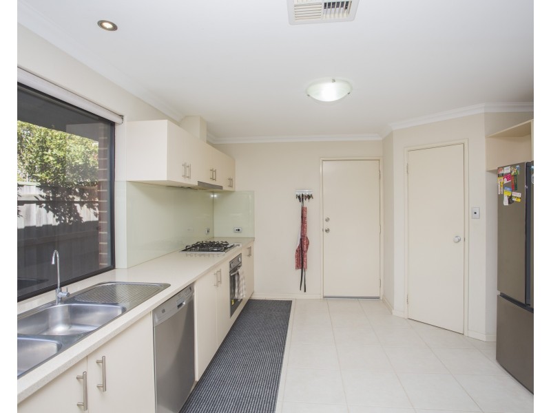 15 Redstone Trail, Ellenbrook WA 6069